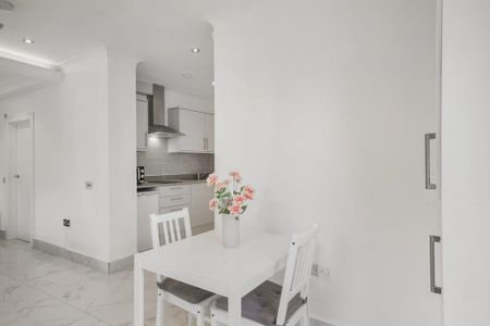 Studio to rent - Photo 5