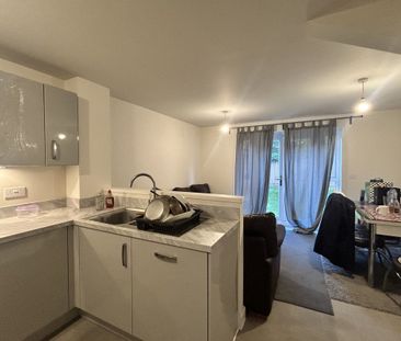 Ashcott Avenue - Photo 2