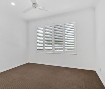 Modern Beachside Living in Prime Coolangatta Location! - Photo 3