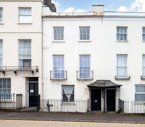 London Road, Cheltenham GL52 6HL - Photo 1