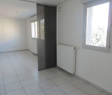 Location Appartement 1 pièce 35m² - Photo 2
