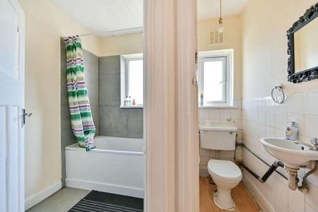 Great South West Road, Hounslow, TW4 - Photo 4