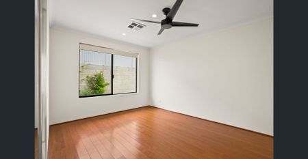 Large family home with solar Panels! - Photo 5