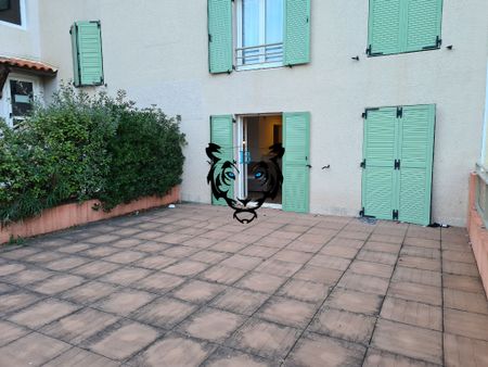 EXCLUSIVITE - LOCATION -T2 meublé avec grande terrasse - Frejus, - Photo 4