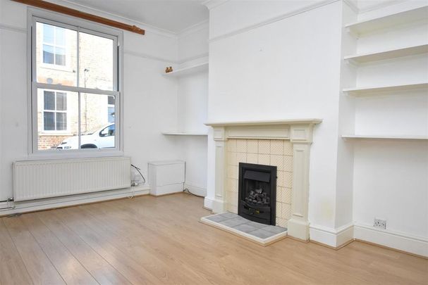 2 bedroom terraced house to rent - Photo 1