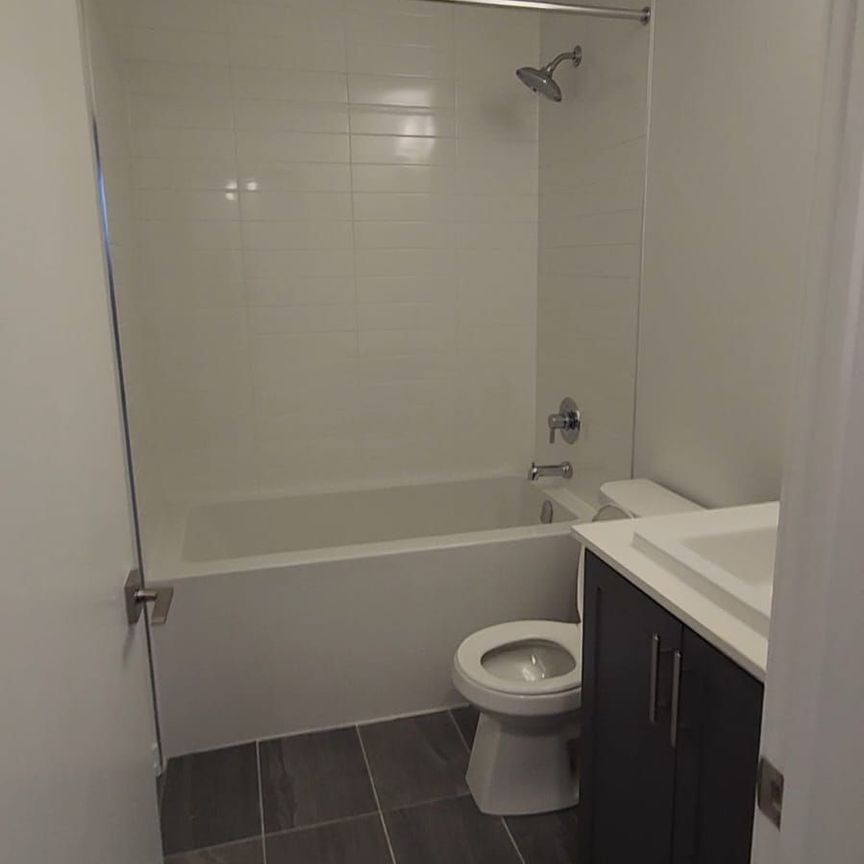 For Lease - 20 Lytham Green Circ Circle Unit# 1, Newmarket, Ontario - Photo 1