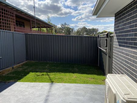 NEAR NEW TWO BEDROOM GRANNY FLAT - Photo 2