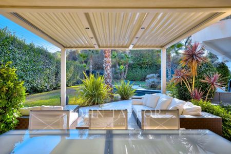 Maison à louer Mougins, Cote d'Azur, France7 500 EUR / Mois - Photo 4