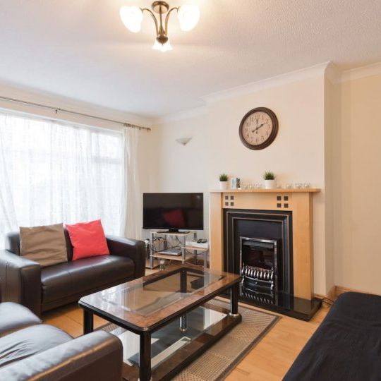 5-Bedroom Apartment for rent in Clonsilla, Dublin - Photo 1