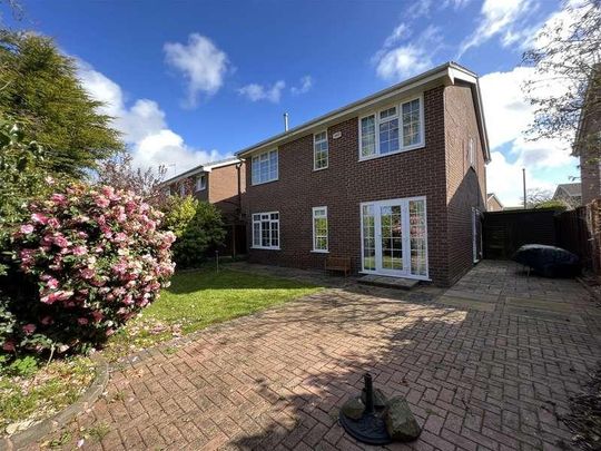 Martin Close, Irby, Wirral, CH61 - Photo 1