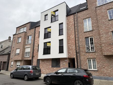 Instapklaar appartement met drie slaapkamers in hartje Geel - Photo 4