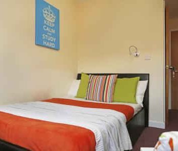 Deluxe En-Suite Tallis Court - Photo 5