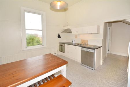 Studio rooms available located on High St - Available 01/01/2026 - Photo 2