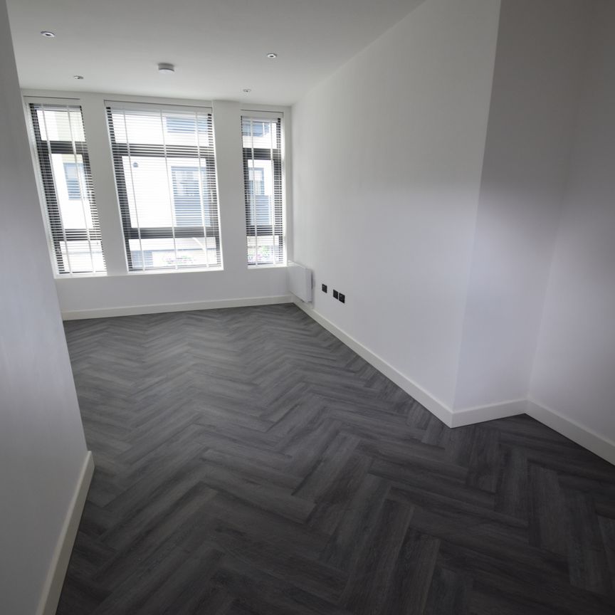 199-203 High Street, SS1 - Photo 1