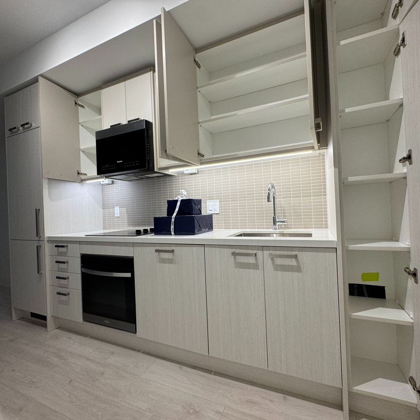 For Lease - 20 Soudan Avenue Unit# 1801, Toronto, Ontario - Photo 1