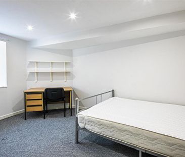 6 bedroom house to rent - Photo 3