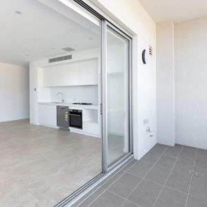 Contemporary Coastal Living in the Heart of Manly - Photo 2