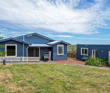 Modern Family Home - Photo 6