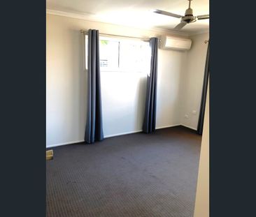 2/7 Holland Street, West Mackay, Qld 4740 - Photo 1