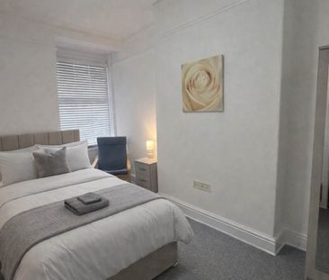 Grange Avenue, Warrington - Photo 2