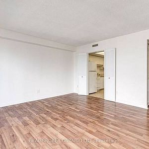 1 Bedroom, 1 Bathroom - Harbour Square - Photo 2