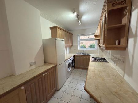 2 bedroom ground floor flat to rent - Photo 4