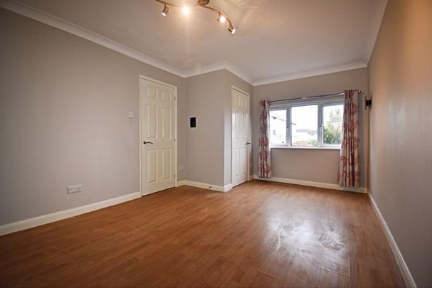 Abbey Road, Basingstoke - Photo 1