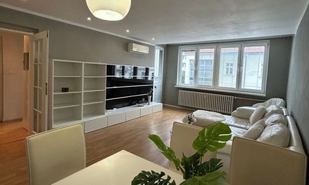 Ponúkame na prenájom klimatizovaný 2 izbový byt s loggiou na Palisádoch - Photo 3