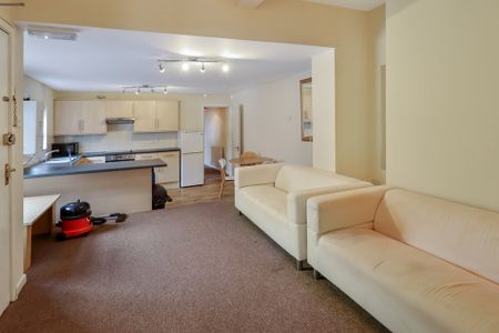 3 Bed Student Accommodation - Photo 3