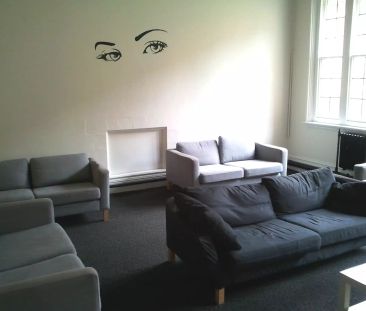 5 Bed Flat - Photo 1