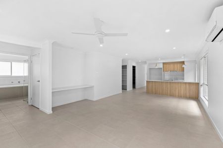 Stunning Home in the Heart of Thornlands - Photo 2