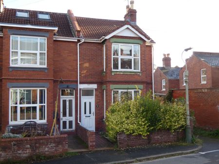 3 bed House - To Let - Photo 5