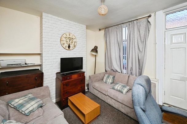 4 bedroom house to rent - Photo 1