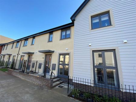 3 bedroom end of terrace house to rent - Photo 4