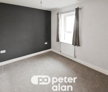 4 bedroom property to rent - Photo 3