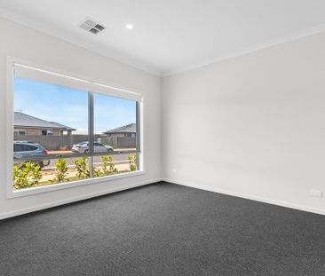 BRAND NEW 4 BEDROOM HOME - Photo 5