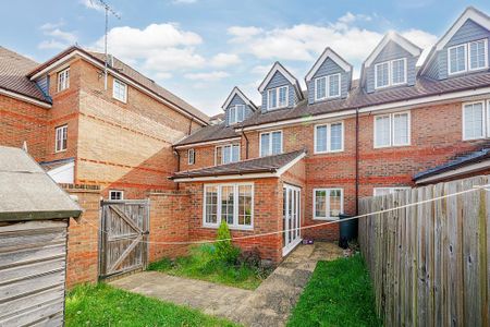 5 bedroom terraced house to rent - Photo 2