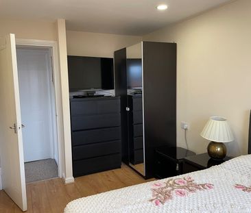 Room in a Shared House, Elm Park, RG30 - Photo 1