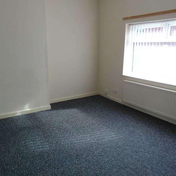 Briton Street, Royton, OL2 - Photo 1