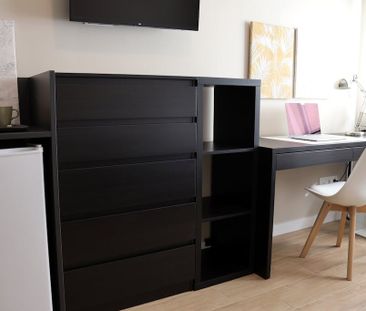 Carrer Isaac Peral, Burjassot, Valencian Community 46100 - Photo 4