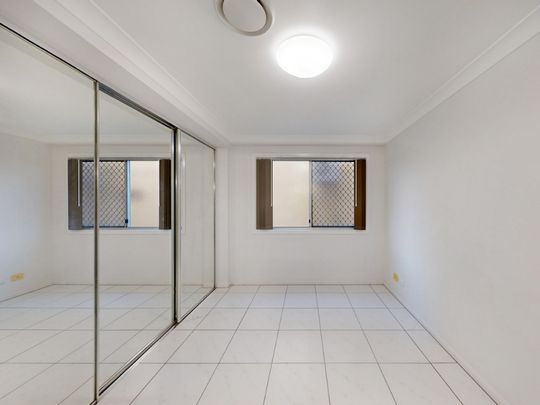 Perfectly positioned apartment - call now to inspect - Photo 1