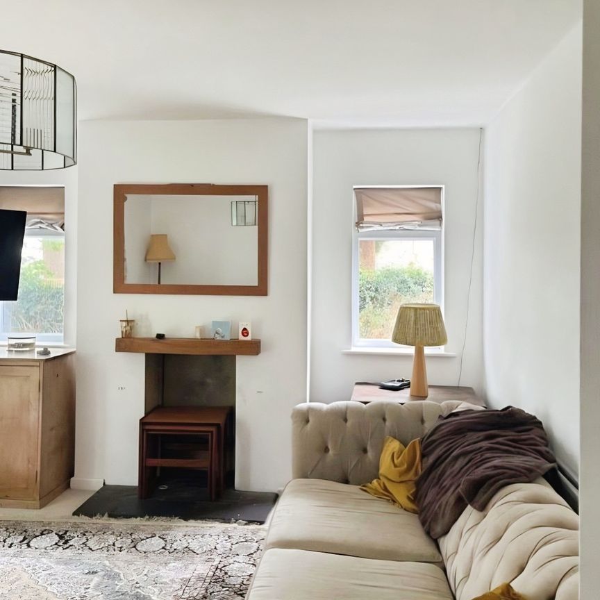 3 Bedroom Family Home to Let in Nympsfield - Photo 1