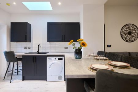 6 bedroom house of multiple occupation to rent - Photo 4