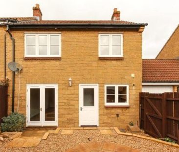 3 bedroom end of terrace house to rent - Photo 1