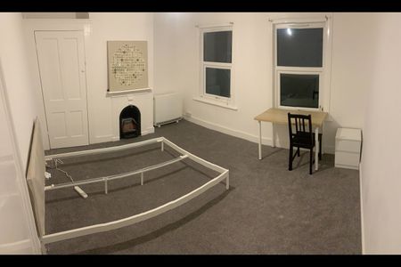 Room in a Shared House, Audley Street, RG30 - Photo 2