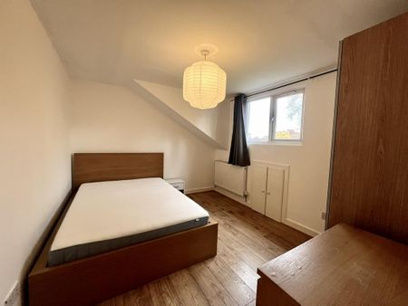 4 bedroom flat to rent - Photo 5