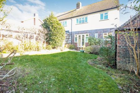 3 bedroom semi-detached house to rent - Photo 4