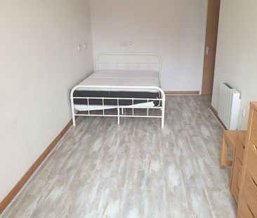 5 bedroom house of multiple occupation to rent - Photo 1