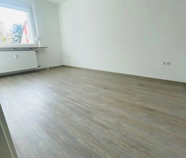 Bezugsfertige 3 - Zimmer Wohnung mit moderner Einbauküche - Photo 5