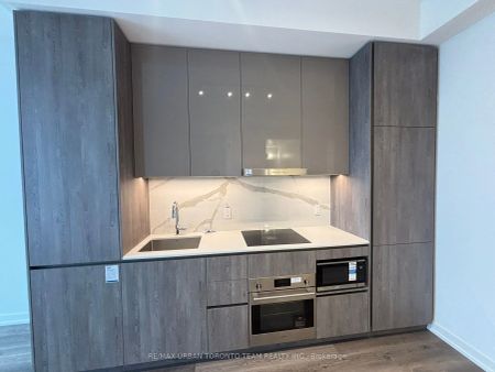 8 Interchange Way #2708 - Photo 4